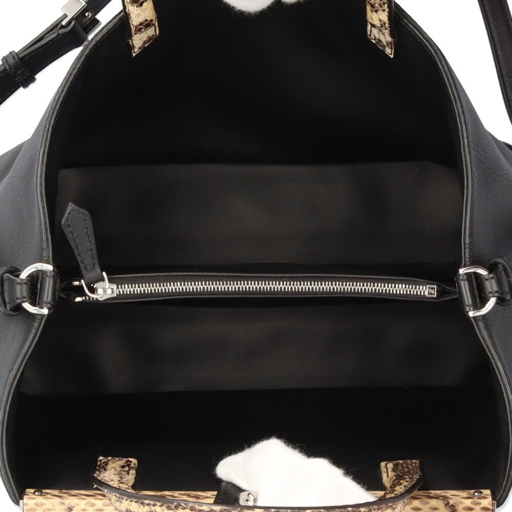 FENDI フェンディ プチトゥージュール ショルダーバッグ レザー 