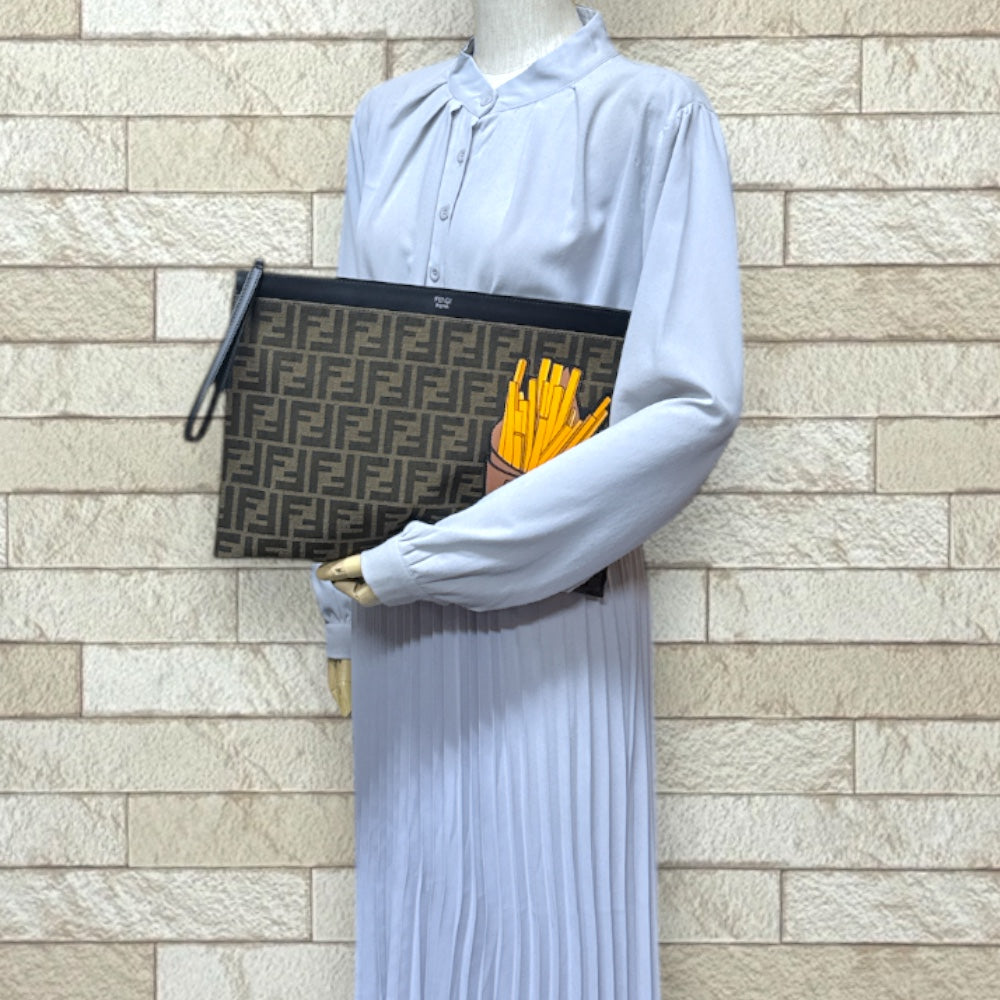 FENDI フェンディ フェンディリシャス FFフラットスリムラージ ズッカ