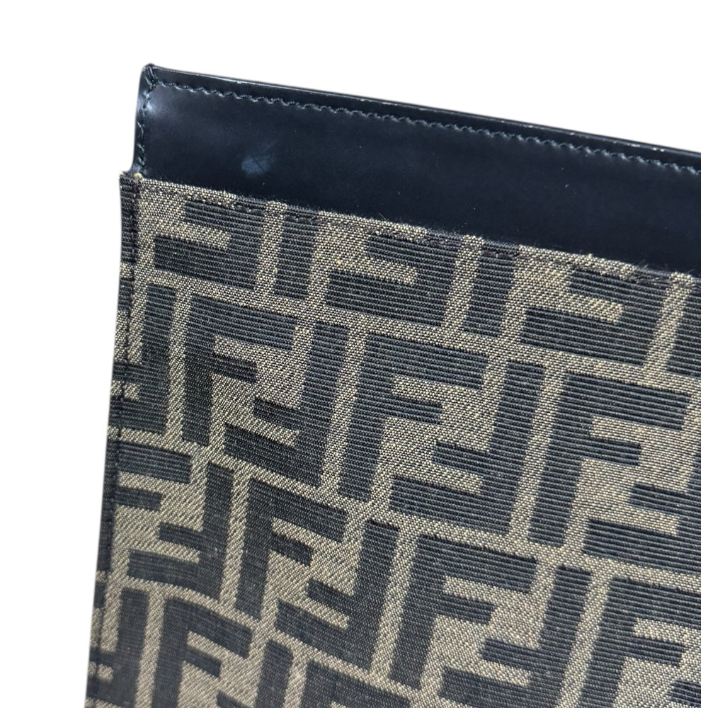 FENDI フェンディ フェンディリシャス FFフラットスリムラージ ズッカ