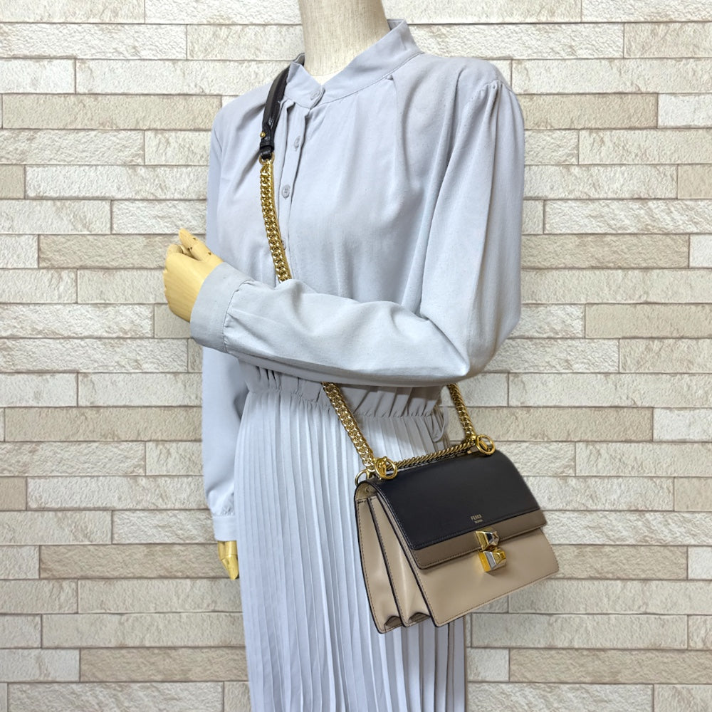 FENDI フェンディ ミニキャナイ ショルダーバッグ レザー ブラック