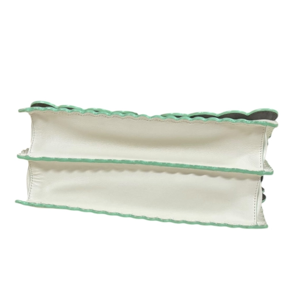 FENDI フェンディ キャナイ ショルダーバッグ レザー ホワイト