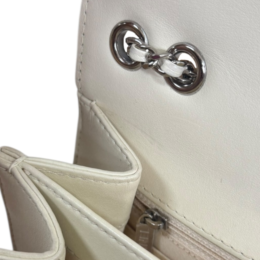 CHANEL シャネル ショルダーバッグ レザー ホワイト レディース 中古