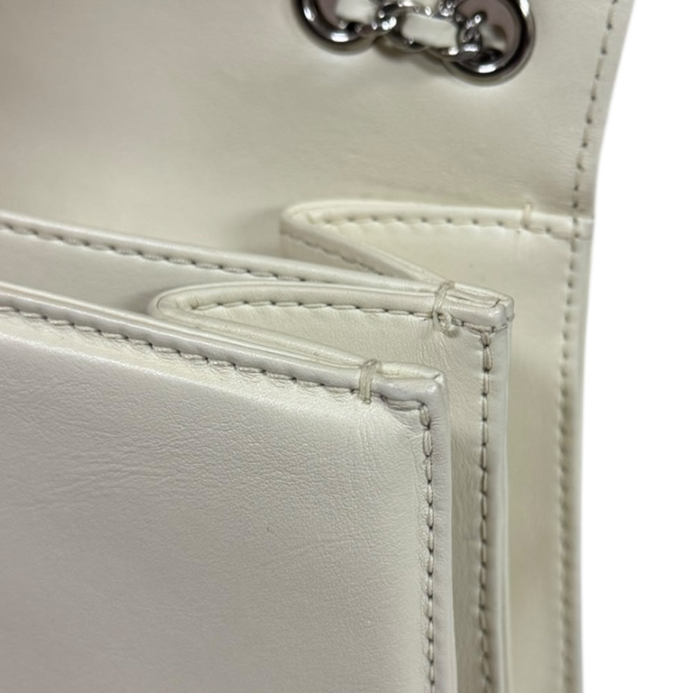 CHANEL シャネル ショルダーバッグ レザー ホワイト レディース 中古