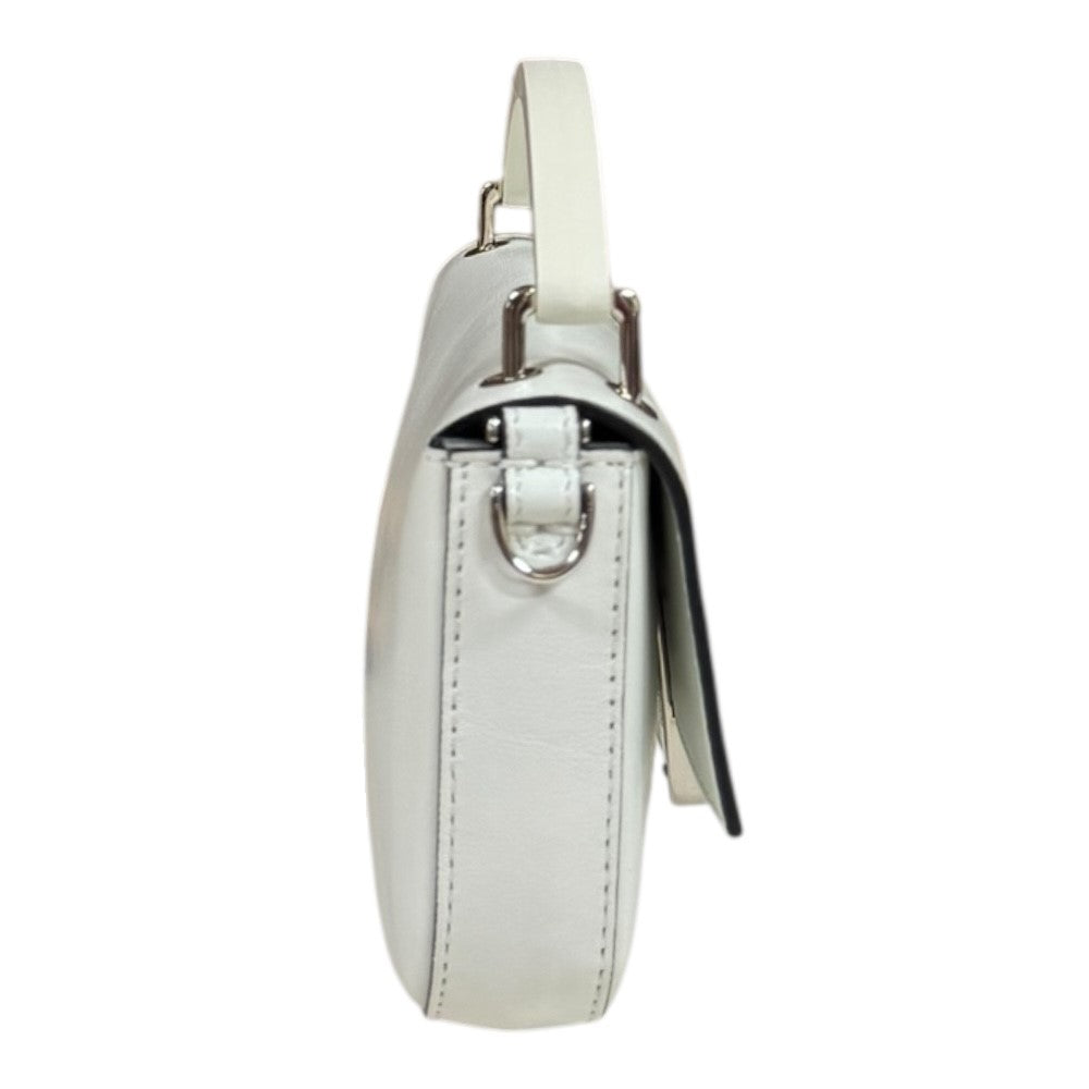 FENDI フェンディ レザー ショルダーバッグ ポーチ 楽天市場】【バッグ】FENDI フェンディ ショルダーバッグ ワン