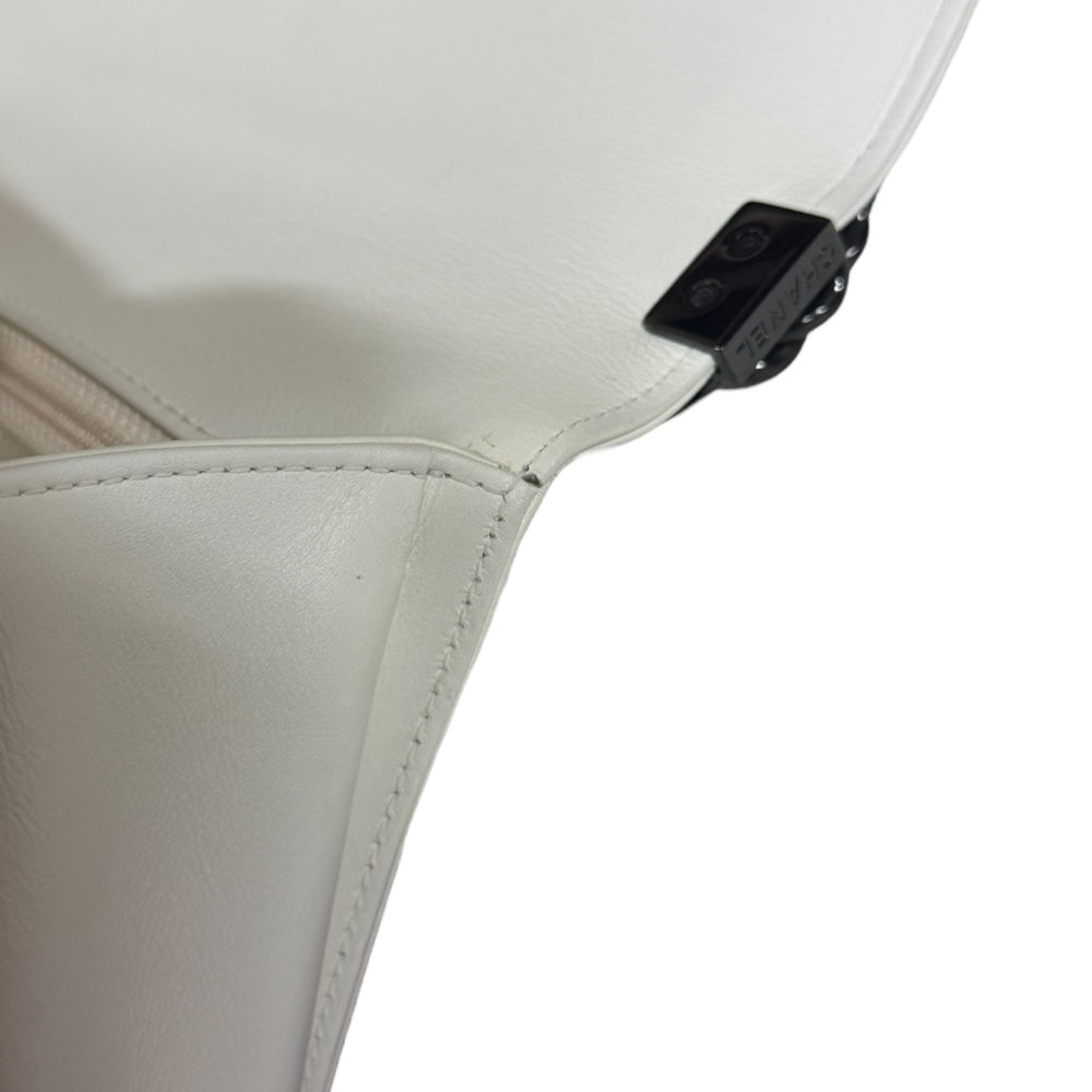 CHANEL シャネル ボーイシャネル ショルダーバッグ レザー ホワイト