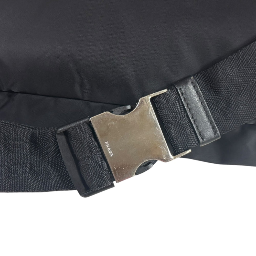 PRADA ブラック ボディバッグ　黒　未使用品 関税込☆PRADA☆サフィアーノレザークロスボディバッグ☆正規品 (PRADA
