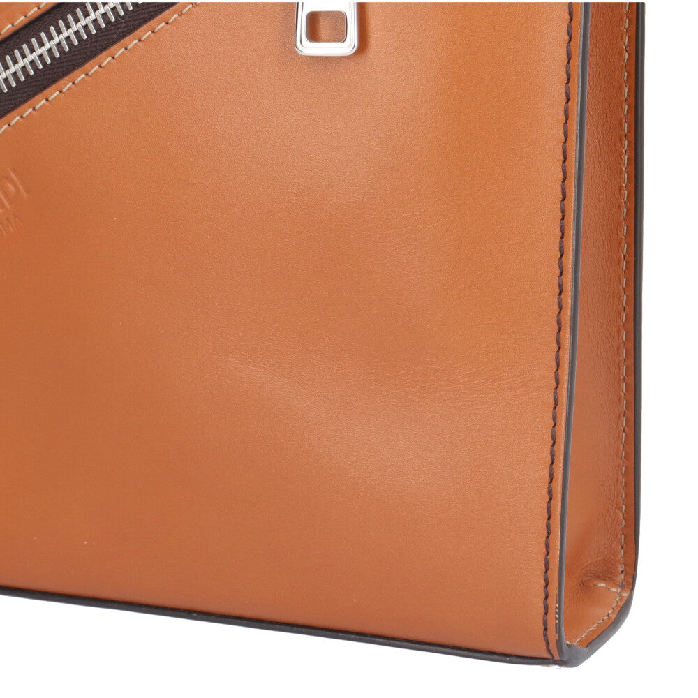 フェンディ ダイアゴナル フラット スリムクラッチ ズッカ セカンドバッグ レザー 7VA491 ブラウン メンズ FENDI  中古 R&Kリサイクルキング FENDI フェンディ ダイアゴナル フラット スリムクラッチ ズッカ