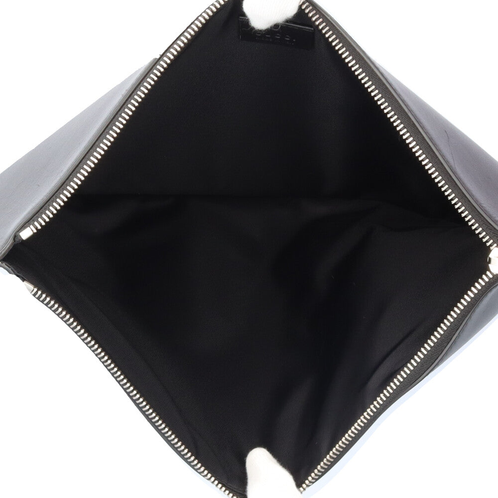 GUCCI ブラック クラッチバッグ 24-25 新作 グッチ GGディテール付 クラッチ ブラック 黒 レザー