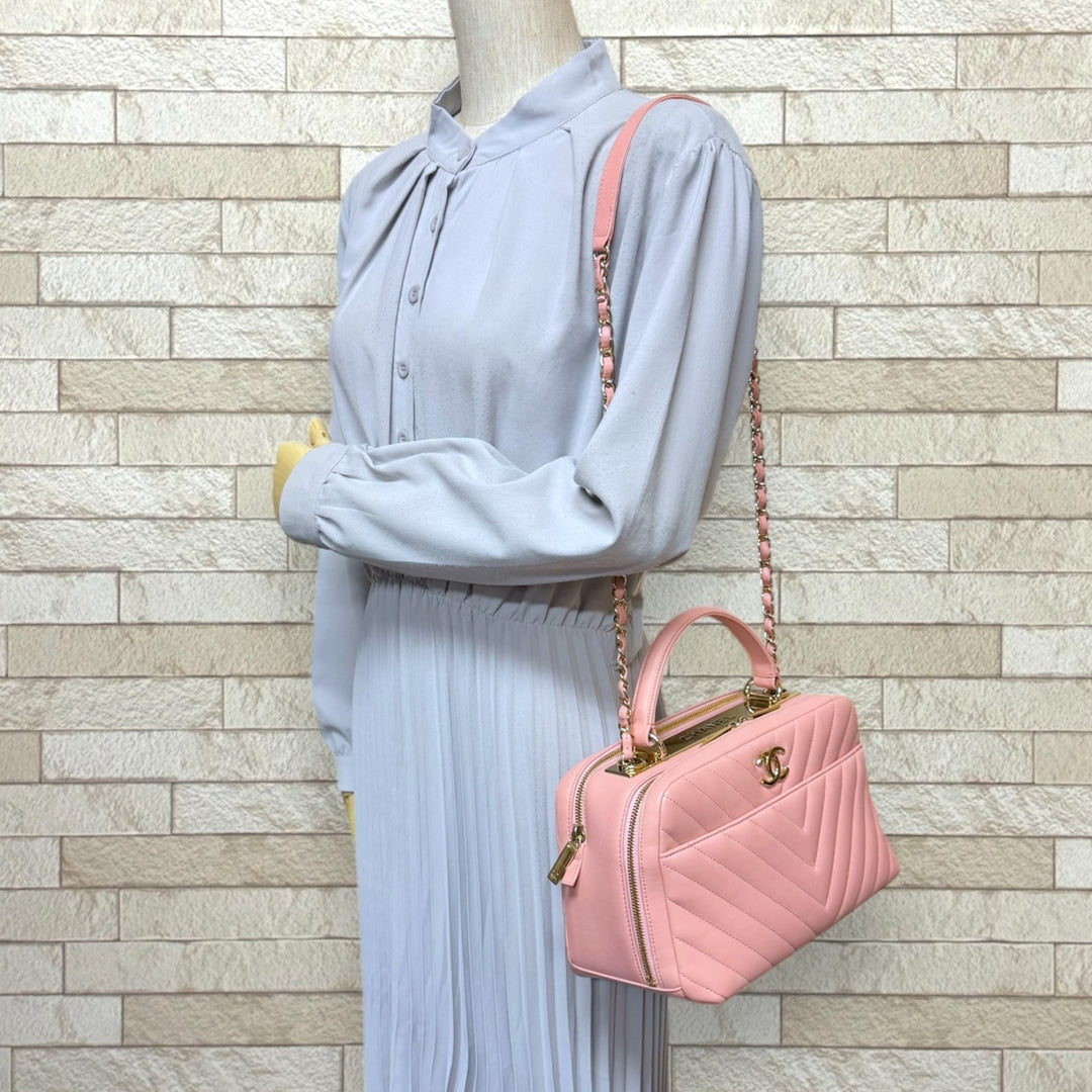 CHANEL シャネル ボウリングバッグ Vステッチ トレンディCC ショルダー