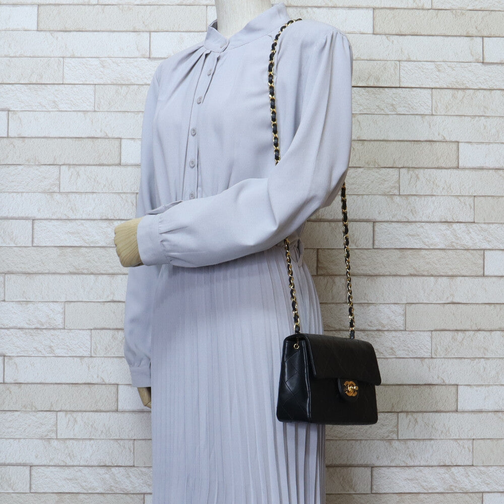 シャネル ミニマトラッセ ショルダーバッグ シャネル レザー A01115