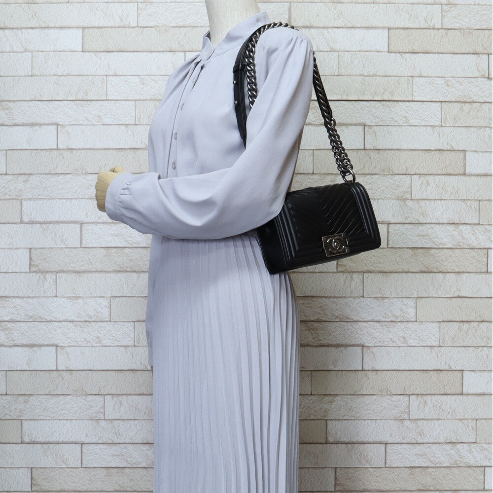 CHANEL シャネル Vステッチチェーンショルダー ボーイシャネル
