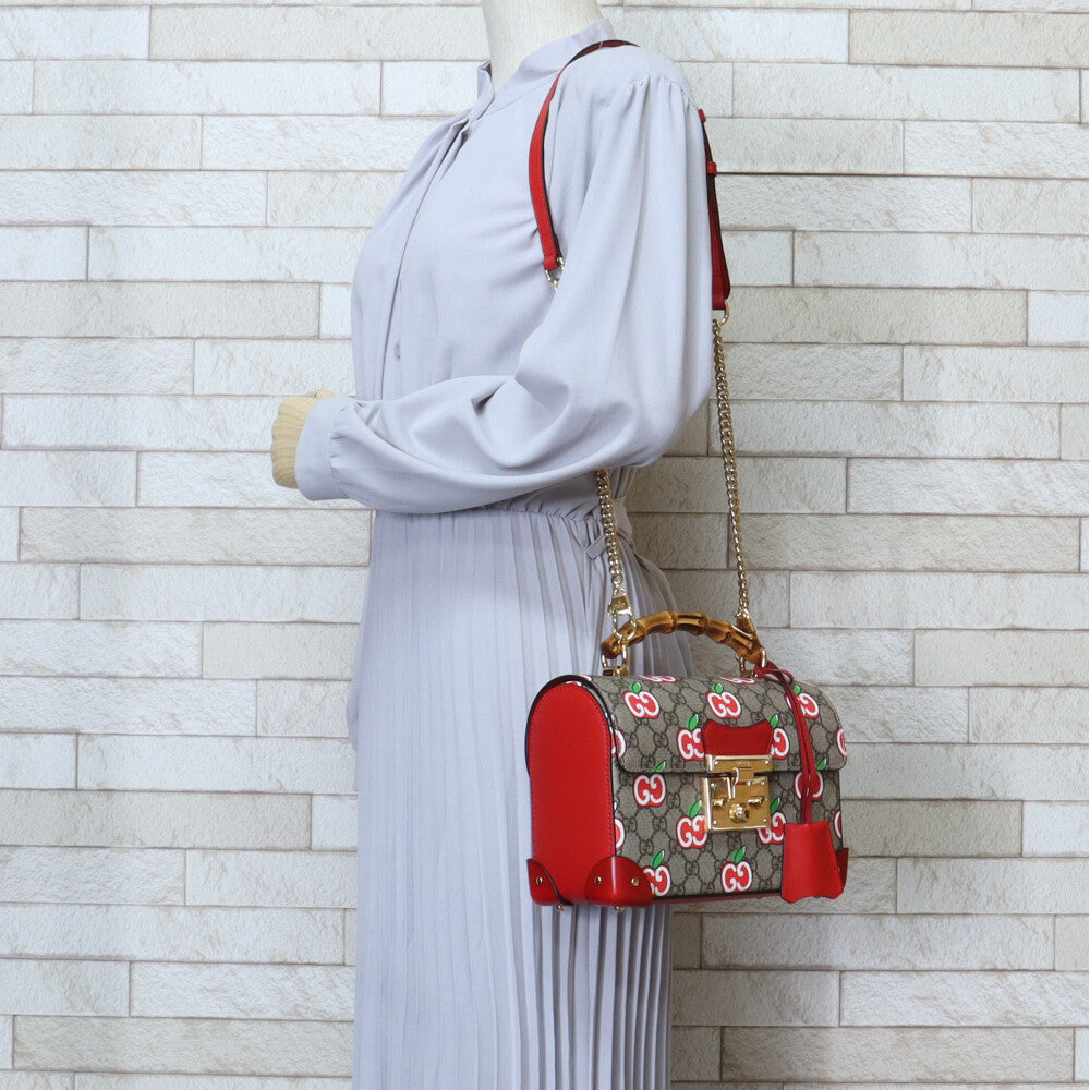 グッチ バンブー GGアップル ショルダーバッグ グッチ GGスプリーム