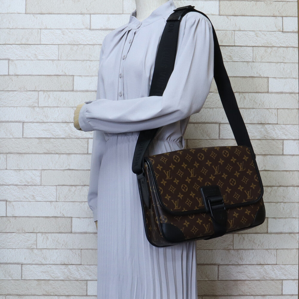 LOUIS VUITTON ルイヴィトン アーチメッセンジャー モノグラム