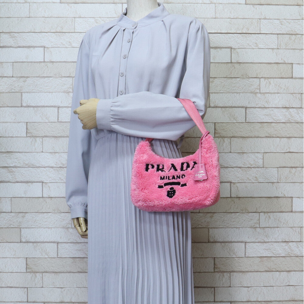 PRADA プラダ Re-Edition2000テリーミニバッグ ハンドバッグ ファブリック ピンク レディース 中古 【ショッピングローン –  【公式】リサイクルキング オンラインショップ