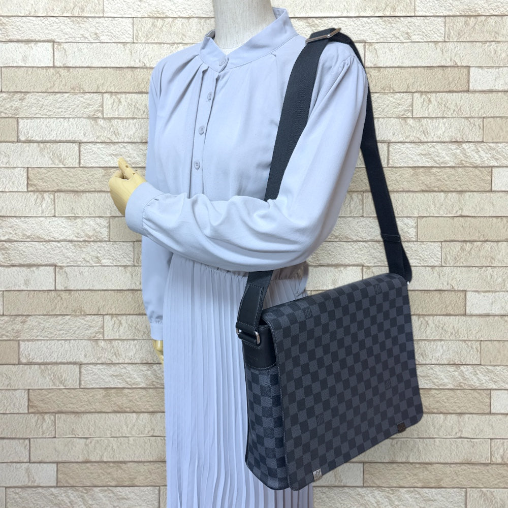 LOUIS VUITTON ルイヴィトン ディストリクトMM NM ダミエグラフィット