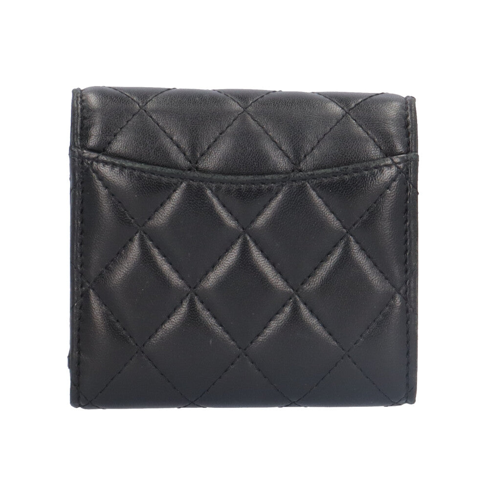 CHANEL 三つ折り財布 ラムスキン CHANEL 三つ折り財布 ラムスキン