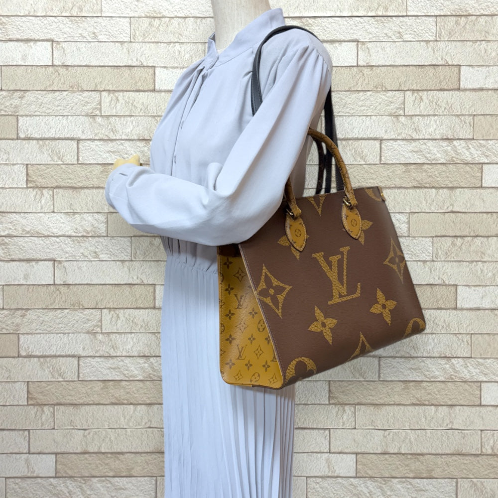 LOUIS VUITTON ルイヴィトン オンザゴーMM モノグラムジャイアント ショルダーバッグ モノグラムキャンバス ブラウン レディー –  【公式】リサイクルキング オンラインショップ