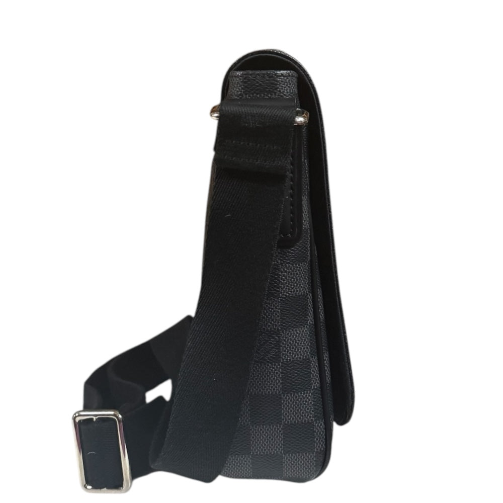 LOUIS VUITTON ルイヴィトン ディストリクトPM ダミエグラフィット