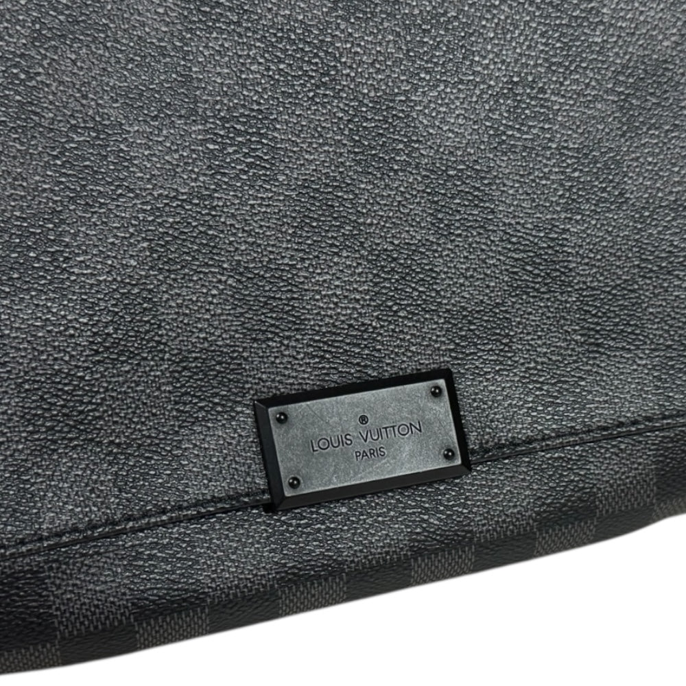 LOUIS VUITTON ルイヴィトン ディストリクトPM ダミエグラフィット