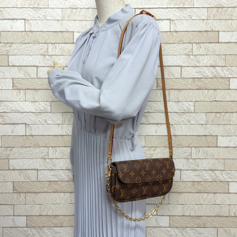 LOUIS VUITTON Louis Vuitton Wallet on Chain Ivy Monogram Shoulder Bag Monogram Canvas Brown Women's Used