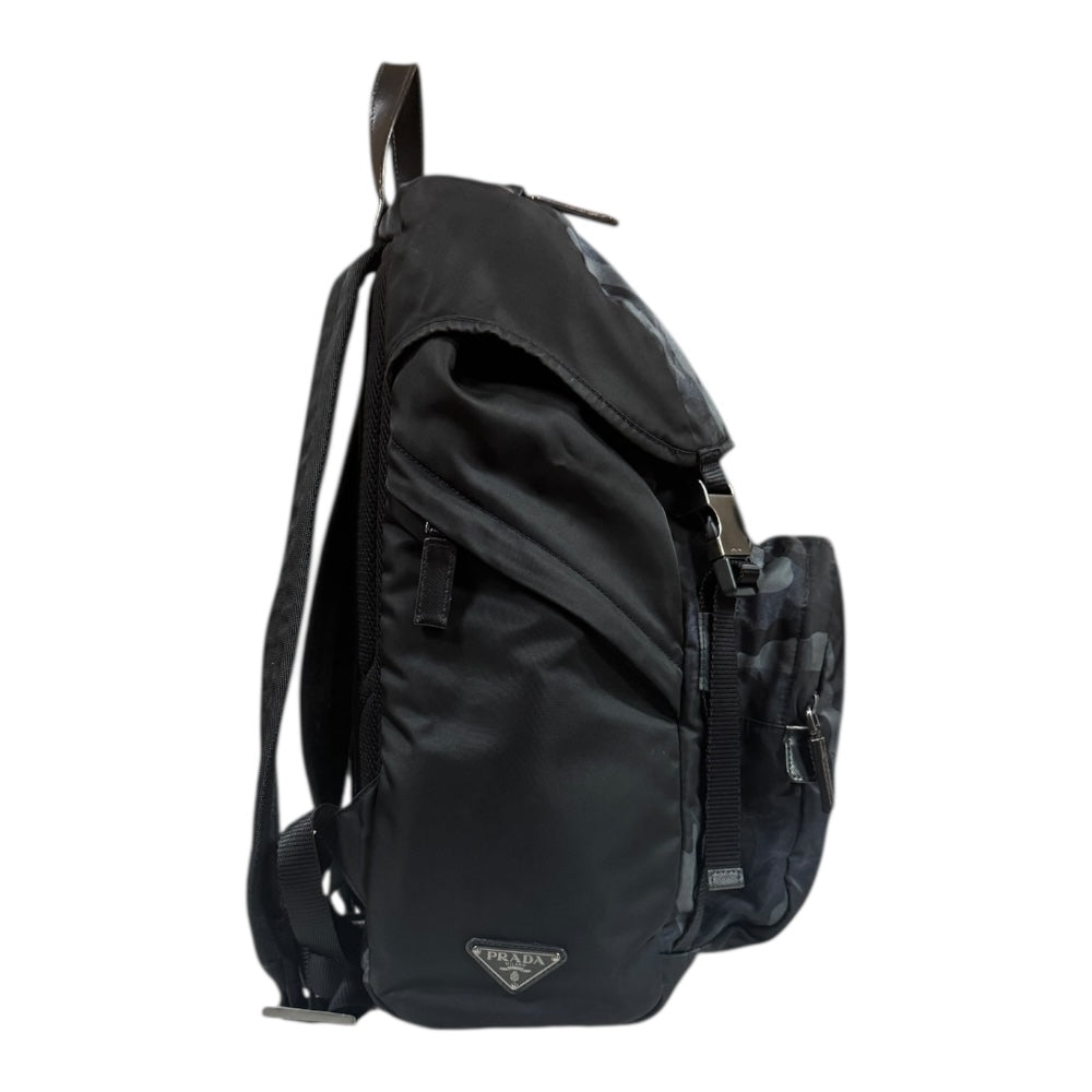 PRADA プラダ 幾何学模様のカジュアルリュック 楽天市場】幾何学模様