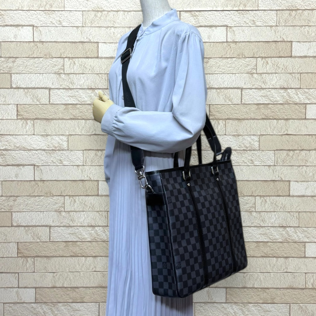 【使用感あり】LOUIS VUITTON ルイヴィトン　グラフィット　タダオPM LOUIS VUITTON ルイヴィトン タダオPM ダミエグラフィット トート