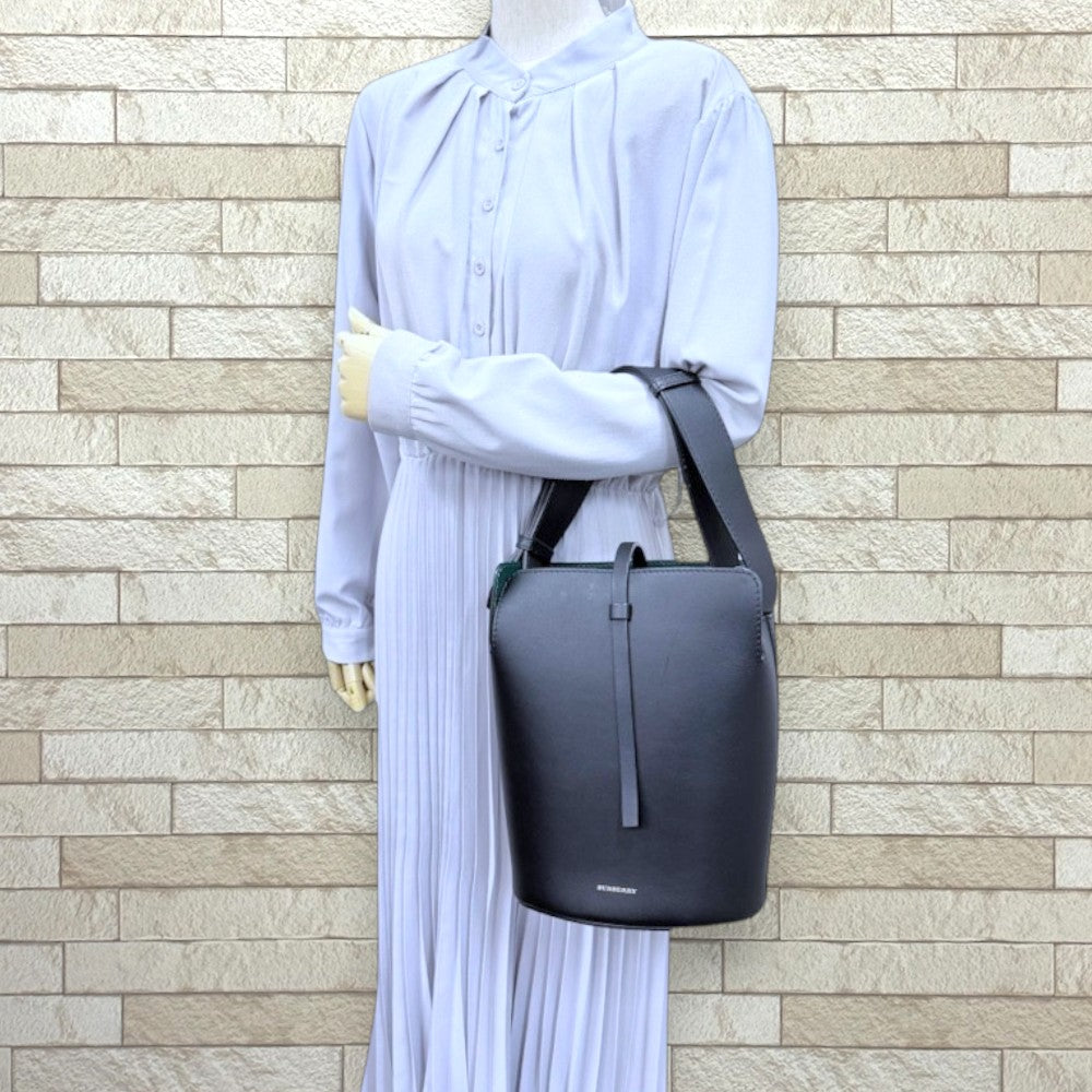 BURBERRY バーバリー バケット ショルダーバッグ レザー ブラック