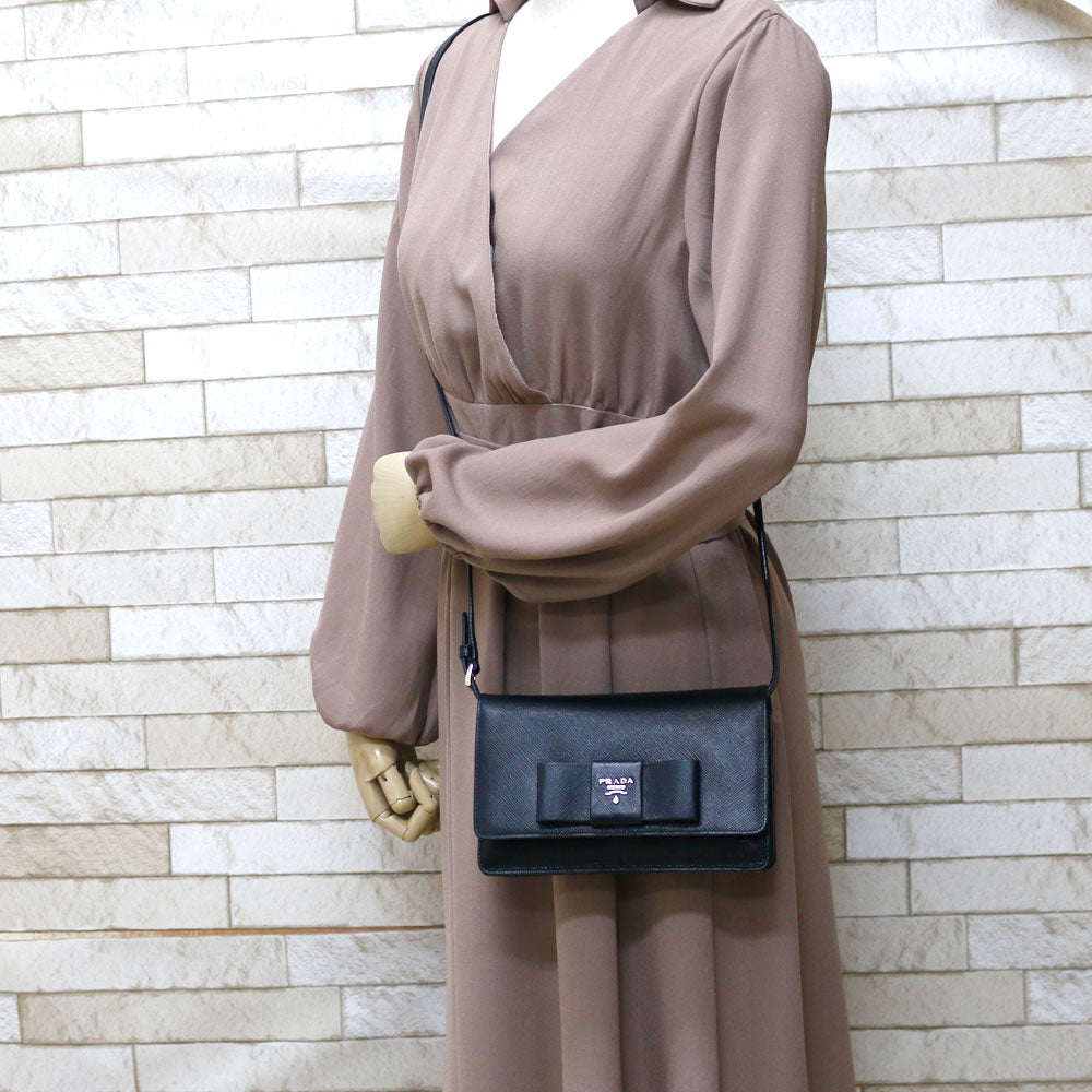 限界値下げ祭】 プラダ PRADA ショルダーバッグ ブラック 限界値下げ祭】 プラダ PRADA ショルダーバッグ ブラック