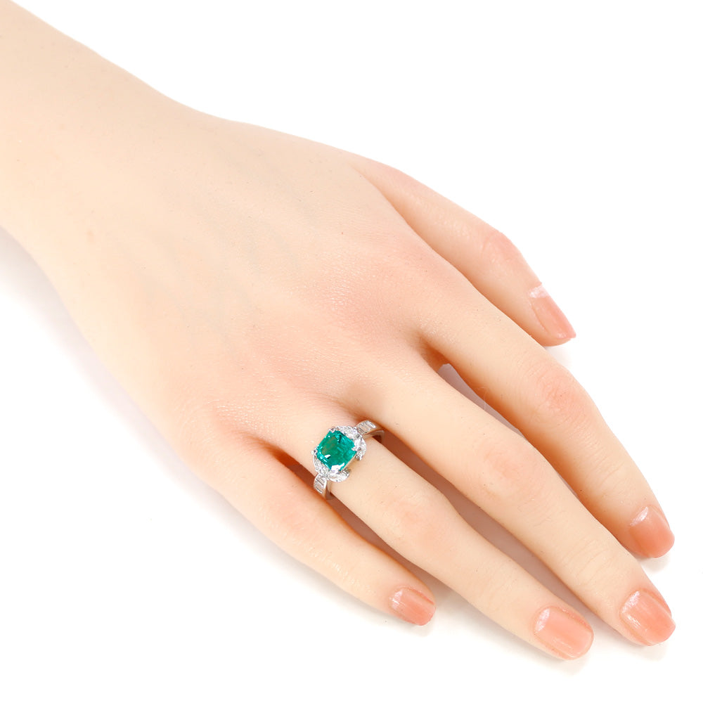 プラチナpt900 リング　エメラルド　ダイヤ　11.5号　5.6 g Pt900 プラチナ エメラルド ダイヤ リング 指輪 11.5号 0.36ct 0.43ct