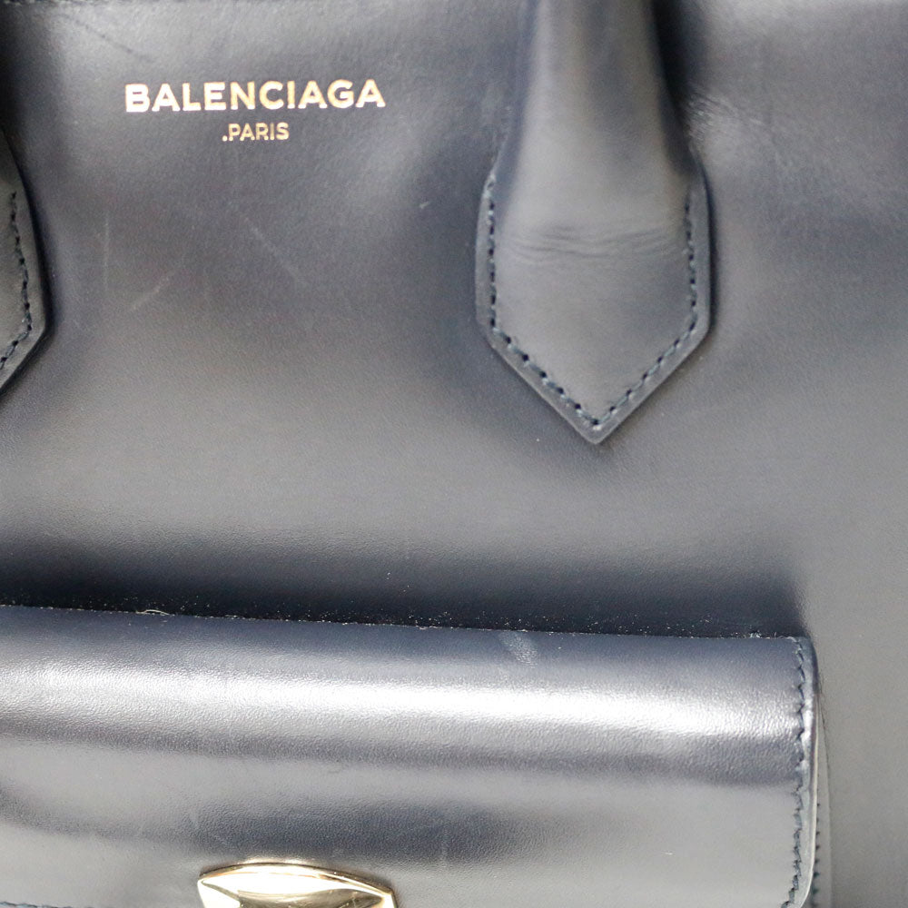 バレンシアガ BALENCIAGA パドロックオールアフタヌーン ハンドバッグ レザー ネイビー レディース 中古 – 【公式】リサイクルキング  オンラインショップ