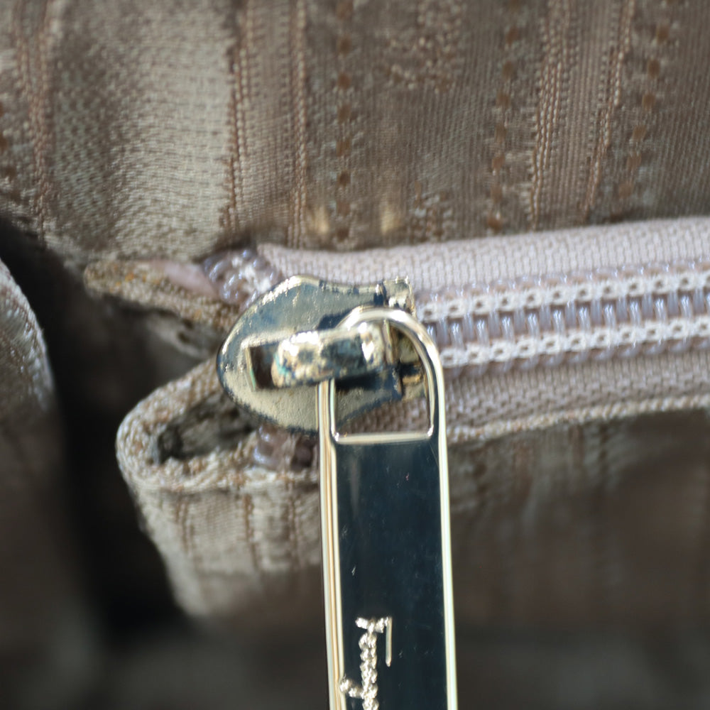 中古】 サルヴァトーレフェラガモ Salvatore Ferragamo ショルダー